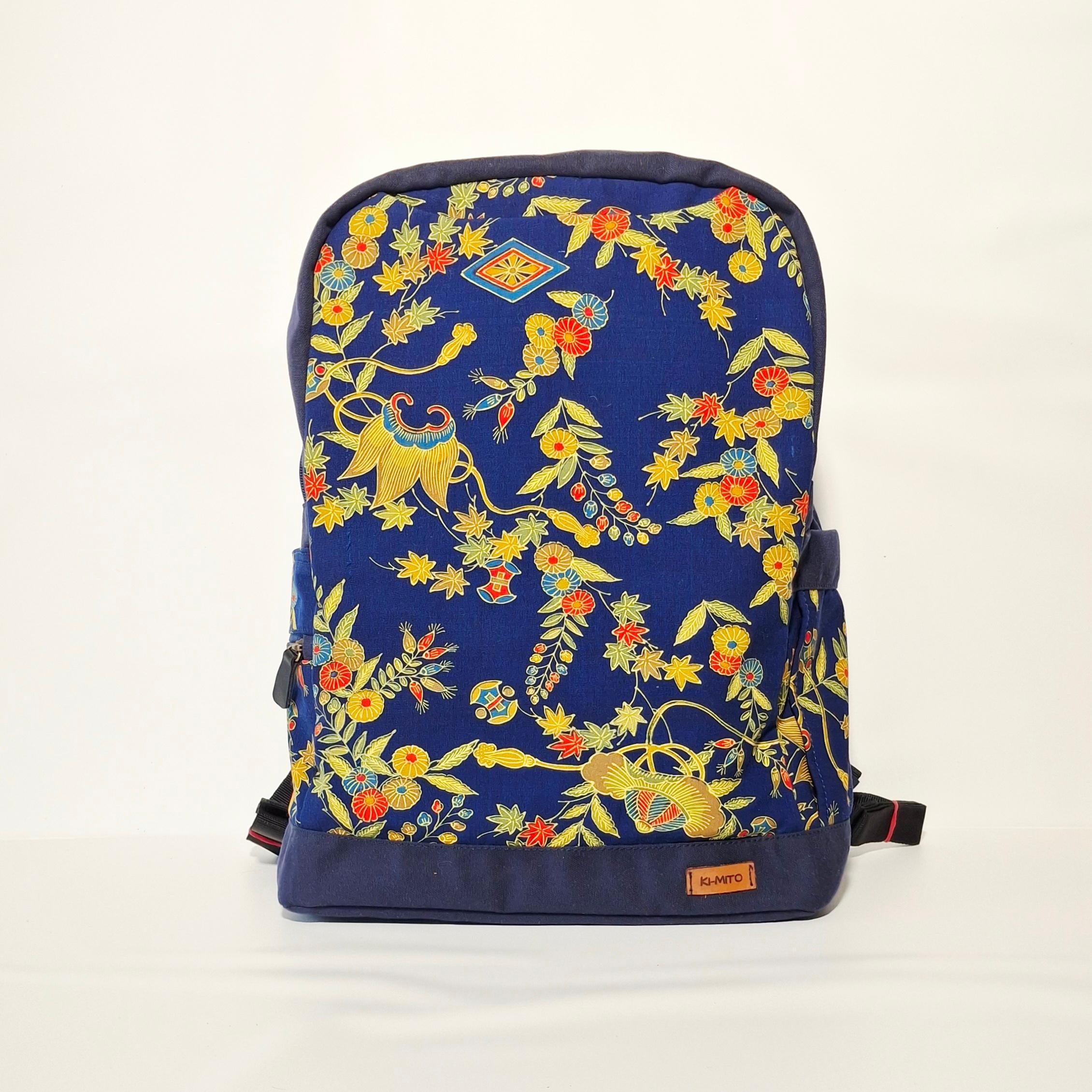 新作　着物　バックパック　LAKU（ラク）　リメイク　アップサイクル　ユニセックス1枚目の画像